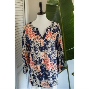 Light weight tunic floral blouse